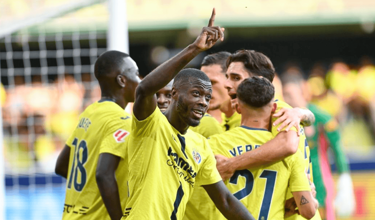 西甲最新积分战报：黑马零丢球登顶，皇马狂胜，西班牙人丢分